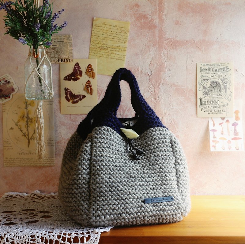 [Limited Edition] Handmade hand-woven wool woven bag/handbag/double-use tote bag/wool - กระเป๋าถือ - ขนแกะ สีเทา