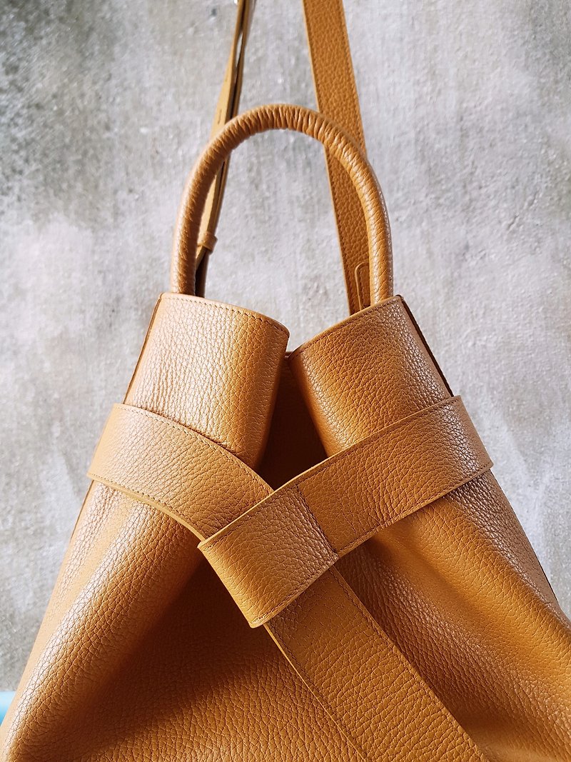 KANGAROO (Caramel) Leather Bucket Bag
