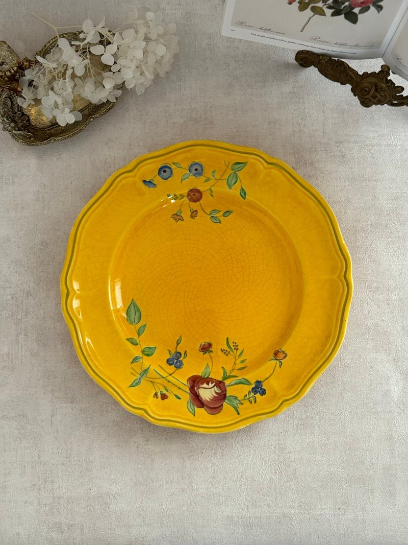 Charming French antique LONGCHAMP hand-painted yellow porcelain plate 26cm - Plates & Trays - Porcelain 