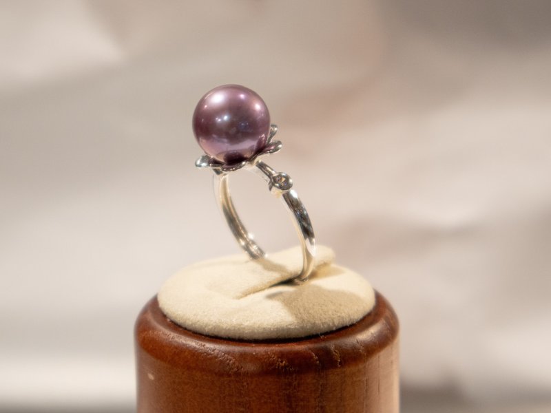925純銀11.5mm天然淡水真珠、天然パープルフラッシュストーンのフラワーリング - リング・指輪 - 真珠 パープル