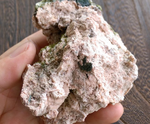 緑簾石 山東産緑グリーン長石 共生鉱石 天然鉱石 原石