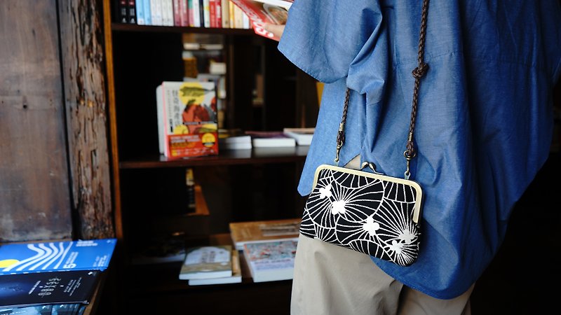 Hand-dyed furoshiki/Japanese modern travel small kiss lock bag/mobile phone side backpack - Messenger Bags & Sling Bags - Cotton & Hemp 