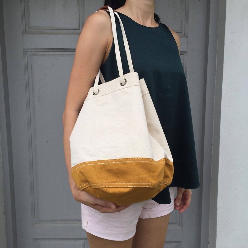 Off-white/mustard Canvas 2way Bucket Bag w/ Strap Leather Handles. - 側背包/斜孭袋 - 棉．麻 白色