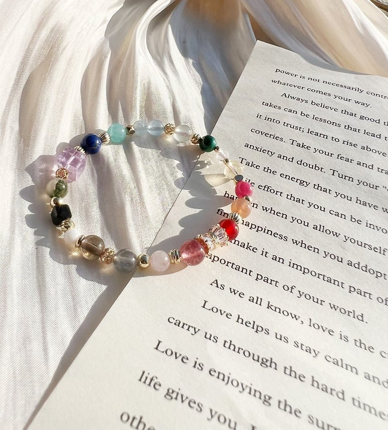 Wonderful Life//Strawberry Crystal Aquamarine Obsidian Stone Stone Crystal Bracelet Bracelet - สร้อยข้อมือ - คริสตัล 