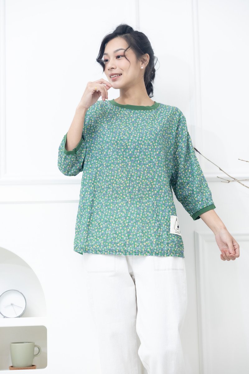 Yellow floral patchwork green collar cloth emblem top green - เสื้อผู้หญิง - วัสดุอื่นๆ สีเขียว