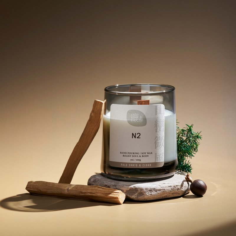 N2 Mountain Breeze-Forest Wood Tone/Peruvian Sacred Wood & Cedar/Natural Essential Oil Soy Wood Wick Candle - เทียน/เชิงเทียน - ขี้ผึ้ง สีเทา