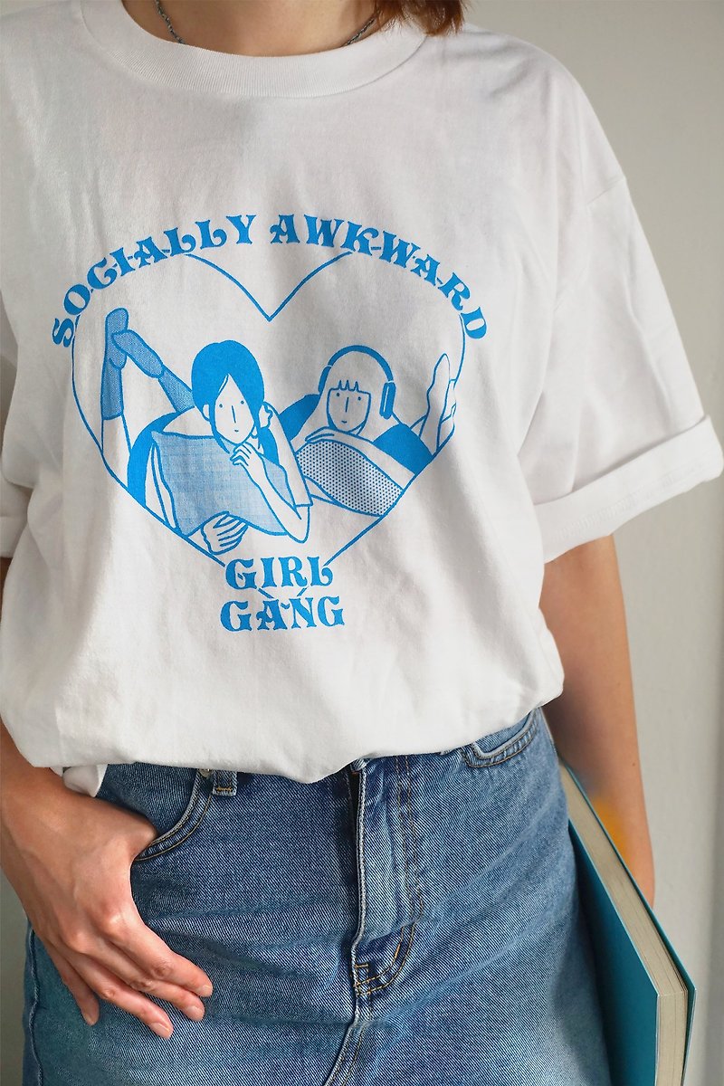Socially Awkward Girl Gang T-shirt - เสื้อยืดผู้หญิง - ผ้าฝ้าย/ผ้าลินิน 