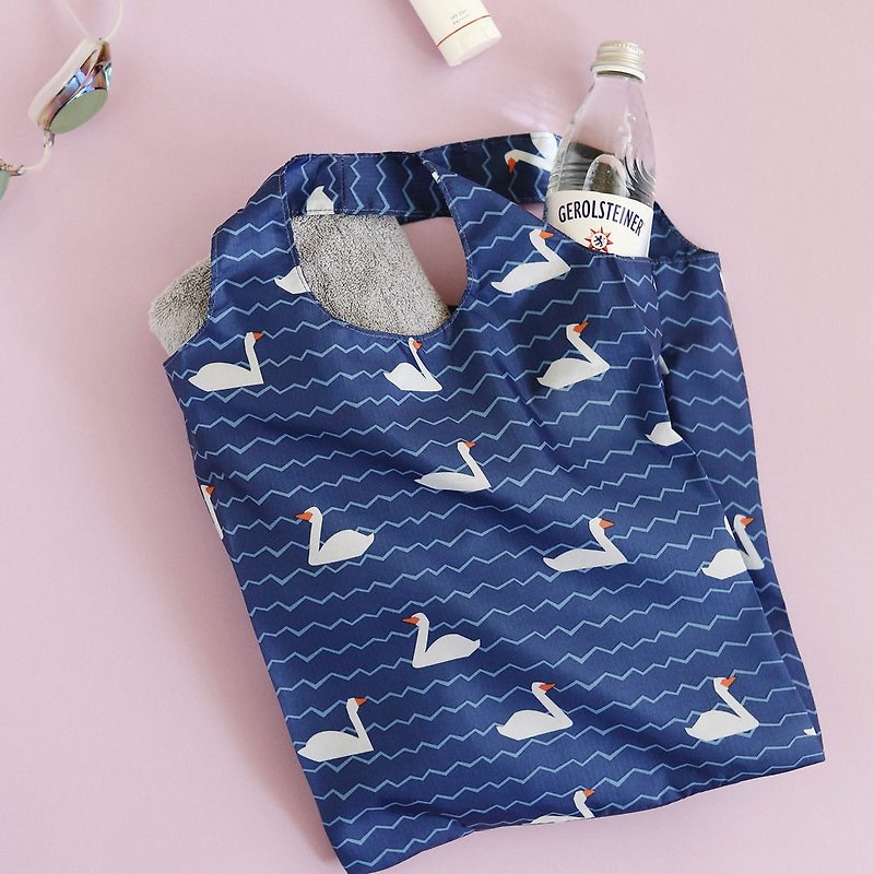 Folding pocket shopping bag S-02 Duckling Blue Lake, E2D15916 - กระเป๋าถือ - เส้นใยสังเคราะห์ สีน้ำเงิน