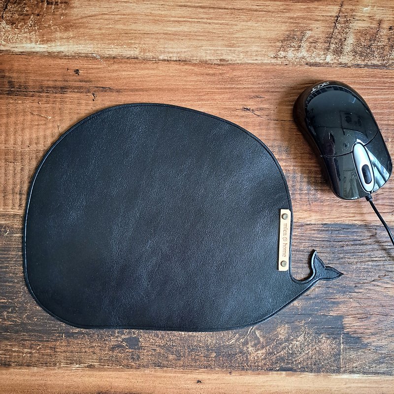 [Free engraving] Whale-shaped vegetable tanned leather mouse pad [Valentine's Day gift] - แผ่นรองเมาส์ - หนังแท้ 
