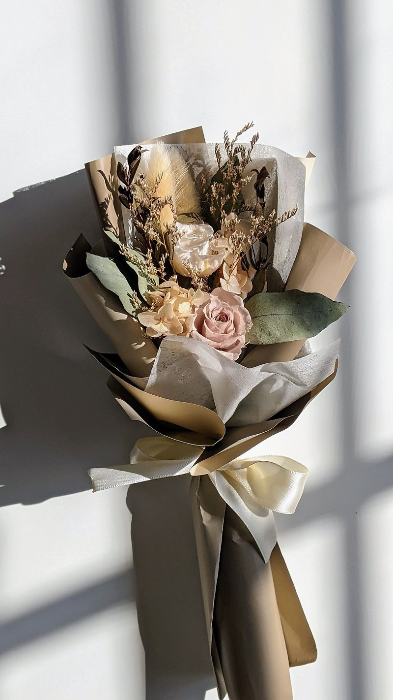 Birthday/Valentine/Anniversary Roses Bouquet - ช่อดอกไม้แห้ง - พืช/ดอกไม้ 