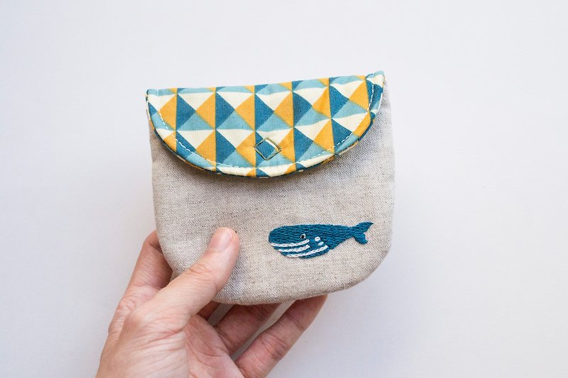鯨魚 Whale Embroidered Linen Wee Pouch - 散紙包 - 棉．麻 多色