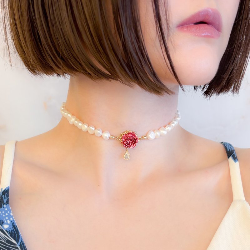 Pearl/穏やかな夜に身を任せるな/薔薇とキュービックジルコニアの淡水パールのチョーカー　SV661 - 頸鏈 - 其他材質 白色