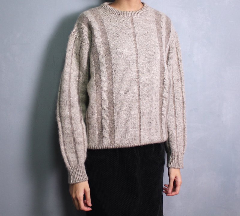 FOAK vintage Japanese light brown twist thick woolen sweater - สเวตเตอร์ผู้หญิง - ขนแกะ 