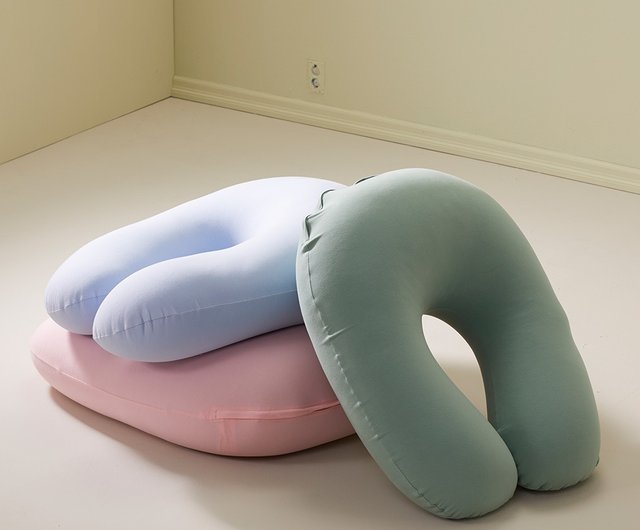 yogibo クッション U字型 Yogibo U字型が背もたれやヒジ置きに。授乳や介護でも活躍する