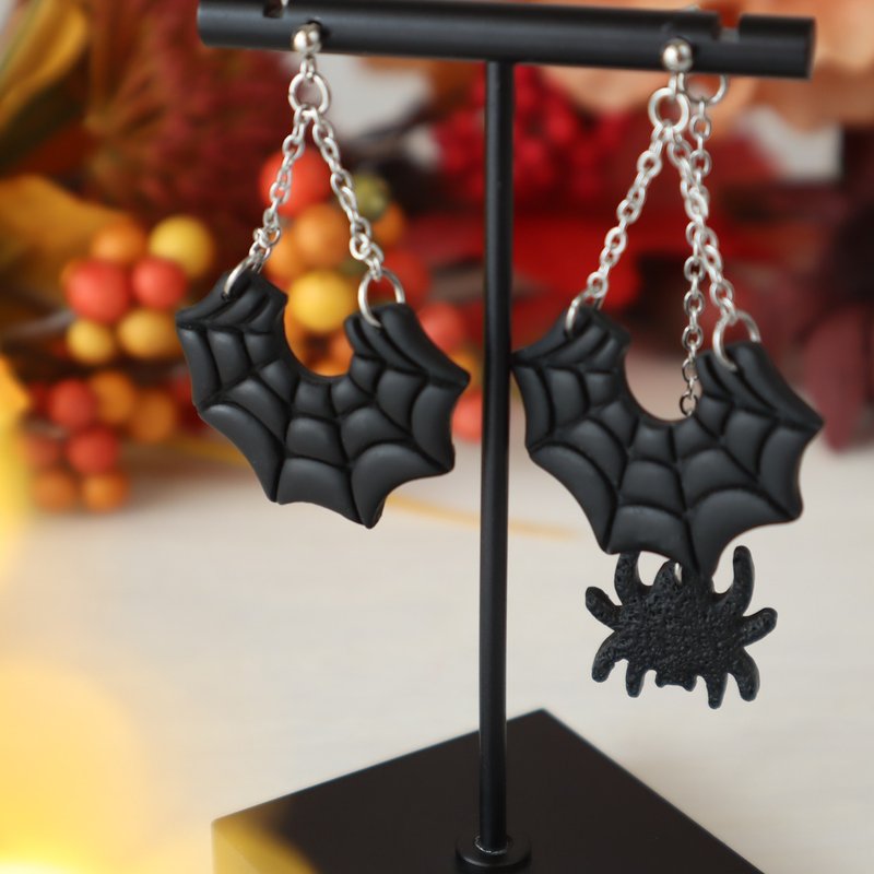 Halloween limited edition spider web and spider Clip-On - Earrings & Clip-ons - Clay Black