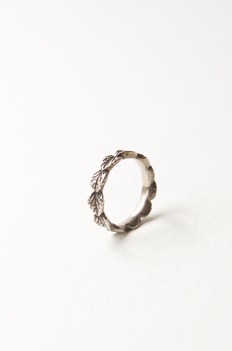 Mini Lantana Leaf Ring in Sterling Silver - General Rings - Sterling Silver Silver