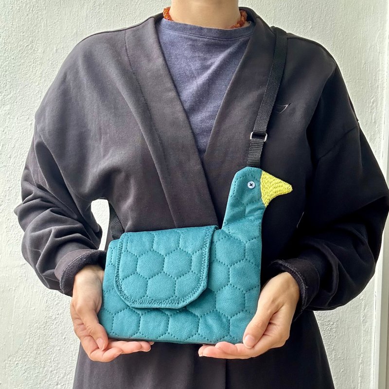 Small quilted bag in the shape of a goose, ducks - อื่นๆ - วัสดุอื่นๆ หลากหลายสี