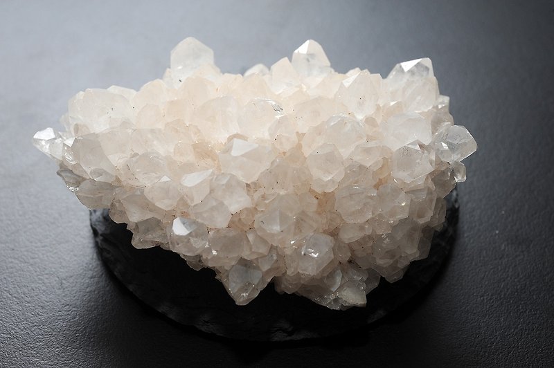 Backbone white crystal cluster spiritual practice to attract wealth, break evil and prevent villains 1 - Items for Display - Gemstone 