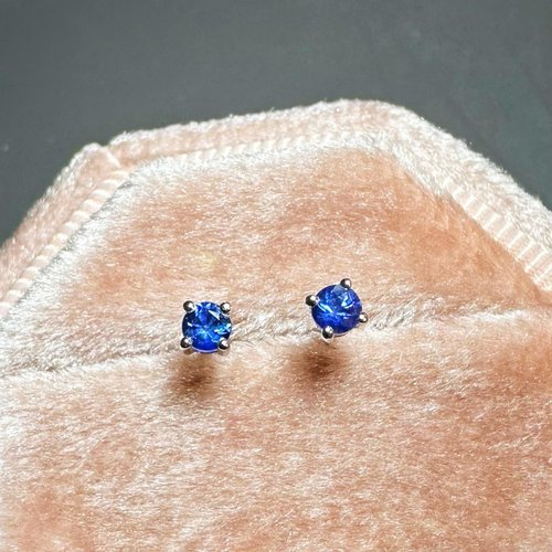 18K ホワイト ゴールド ナチュラル サファイア イヤリング