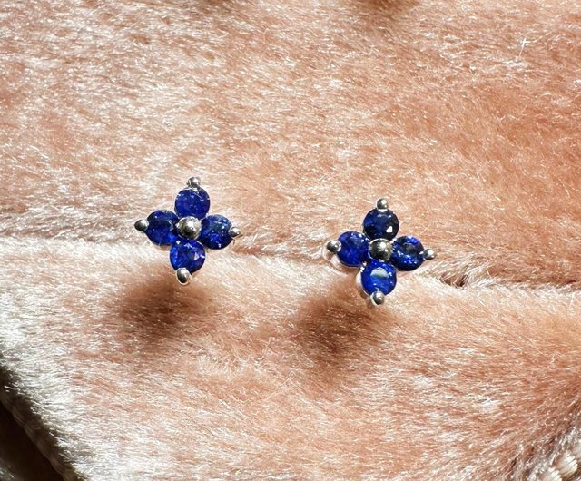 18K ホワイト ゴールド ナチュラル サファイア イヤリング - ショップ