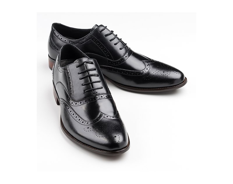 W wing engraved oxford shoes classic black