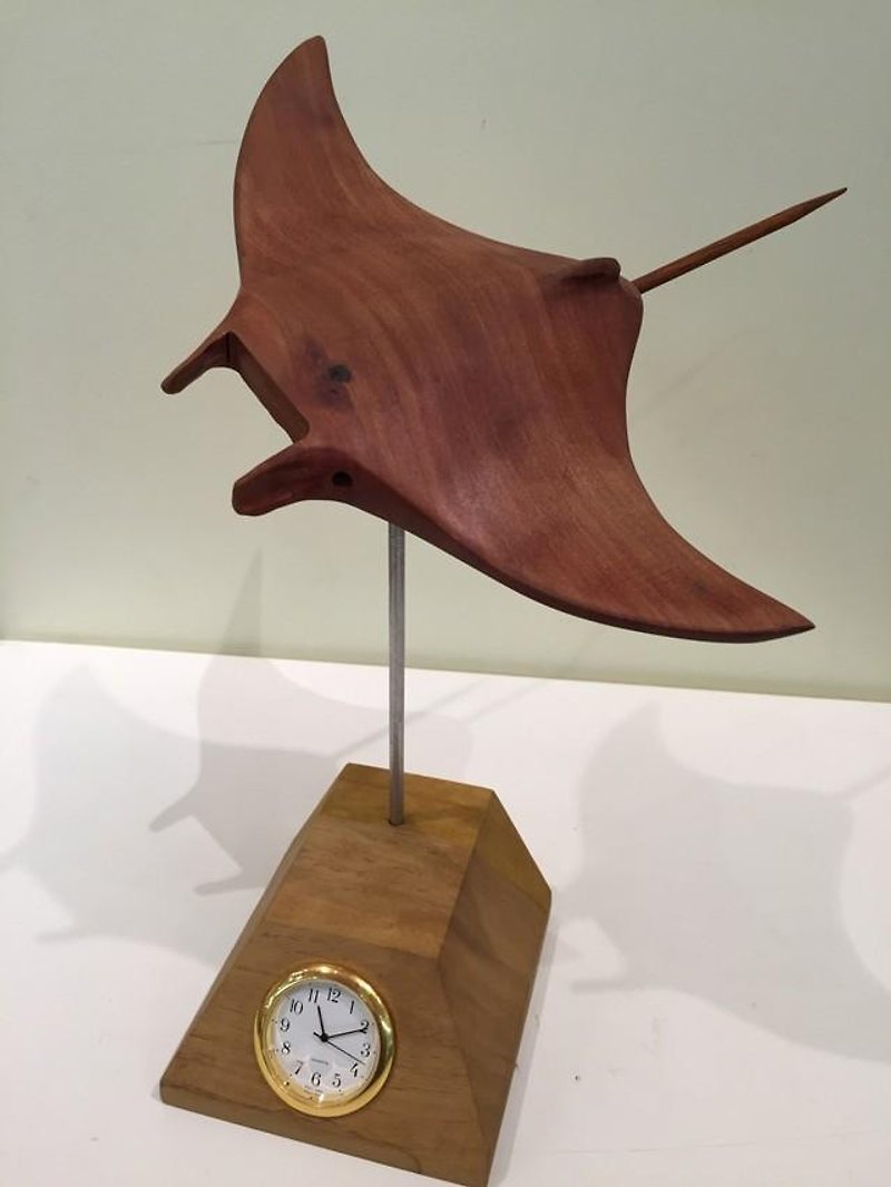 Manta desk clock of - Clocks - Wood 