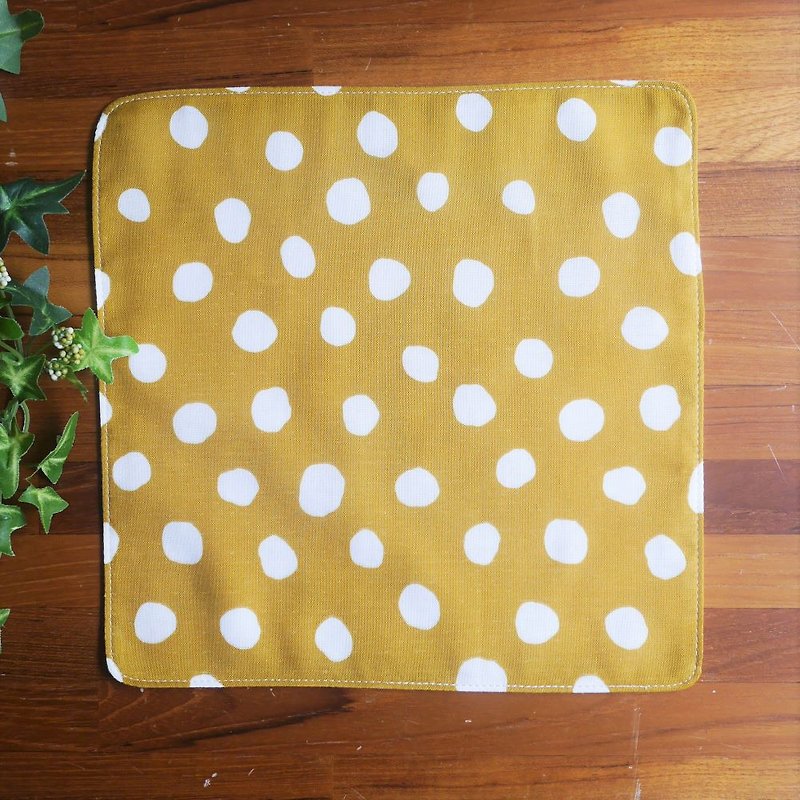 Taiwan double gauze handkerchief=irregular polka dot=yellow mustard (5 colors in total) - ผ้าเช็ดหน้า - ผ้าฝ้าย/ผ้าลินิน สีเหลือง