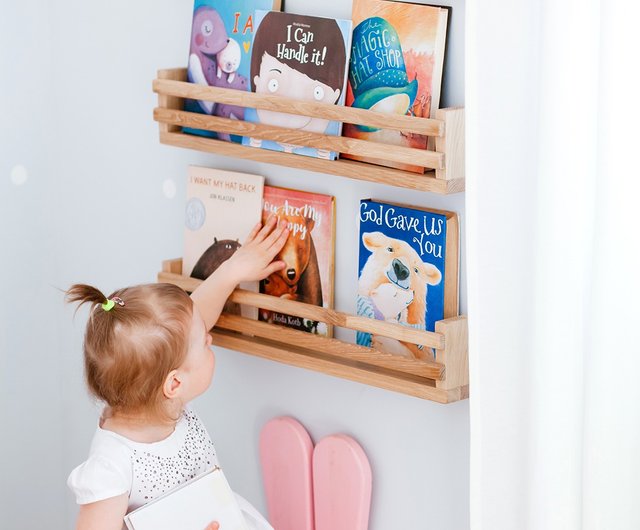 保育園または教室用の天然木からの2つのモンテッソーリ棚の