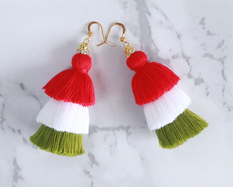 Colorful Christmas Theme Gradient Ombre Bohemian Layered Tassel Dangle Earrings - ต่างหู - ผ้าฝ้าย/ผ้าลินิน สีเขียว