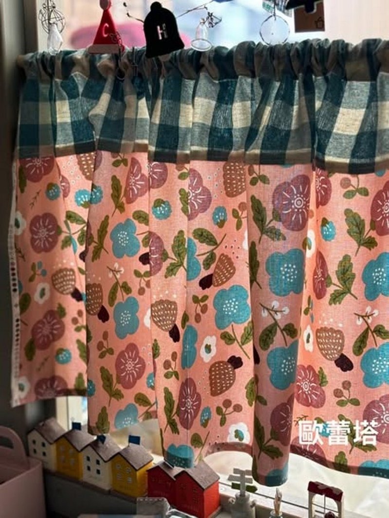 歐蕾塔手做**粉花藍格棉麻短簾 - 海報/掛畫/掛布 - 棉．麻 粉紅色