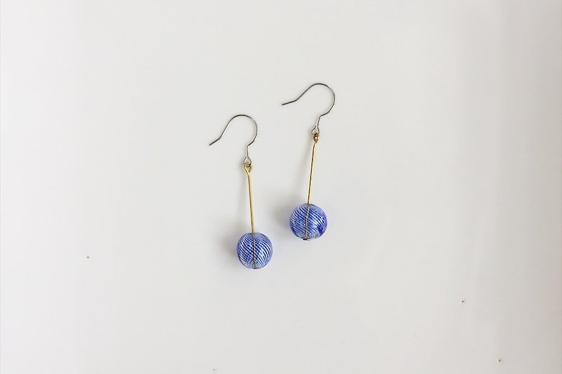 Navy blue striped bubble glass ball earrings - ต่างหู - แก้ว สีน้ำเงิน