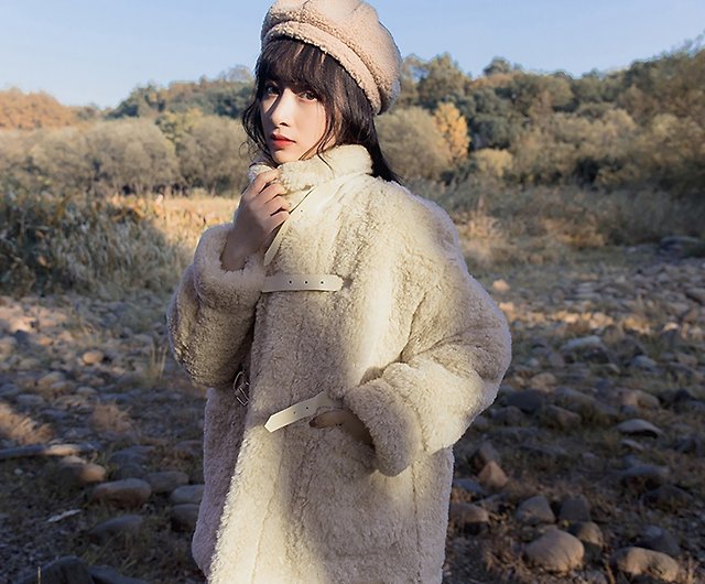 ラムの毛のコートの女性の秋冬の新型の日系の短いコートは厚くて皮の毛