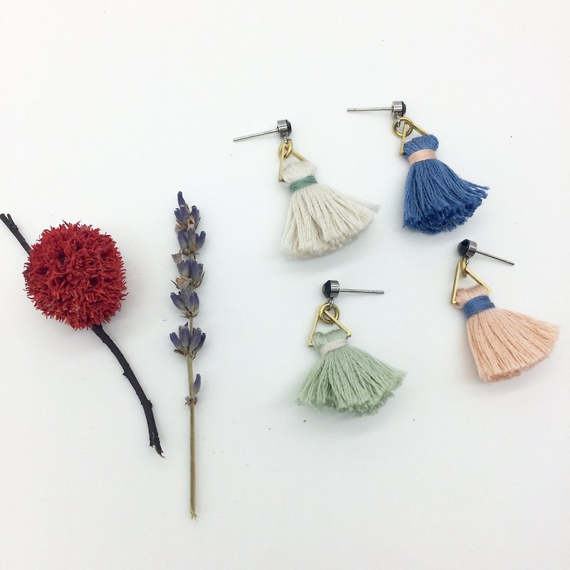 Laolin groceries l Japanese embroidered line hand made tassel earrings - hit color ear hook l ear pin l ear clip - ต่างหู - งานปัก สีเขียว