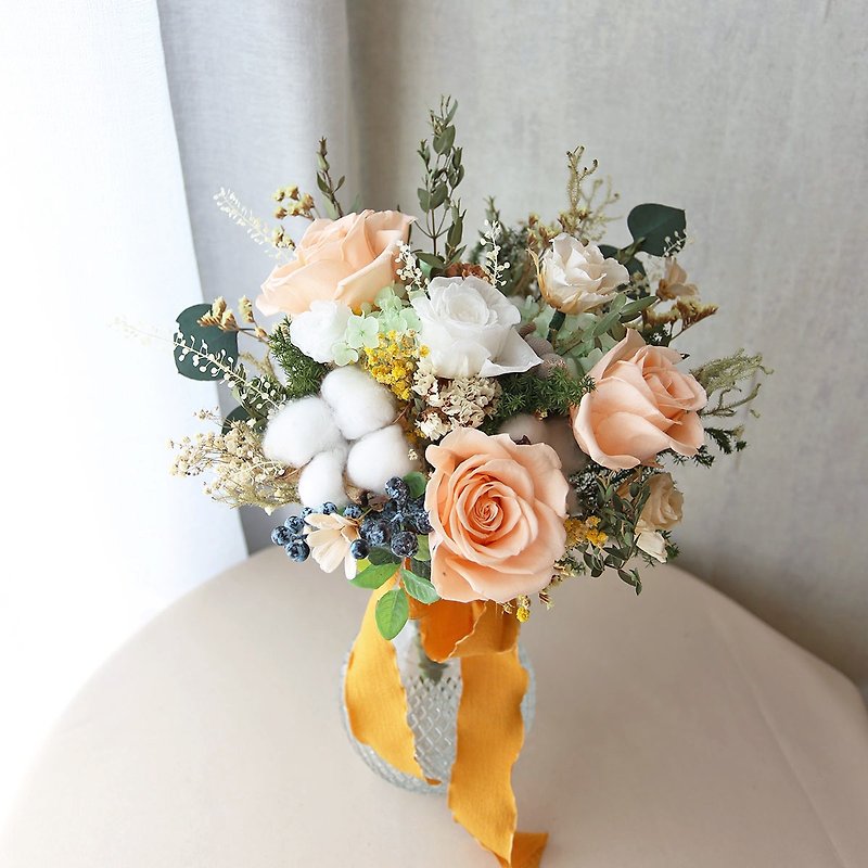 NO18 dried flowers + preserved flower bouquet/bridal bouquet wedding bouquet - ช่อดอกไม้แห้ง - พืช/ดอกไม้ สีส้ม