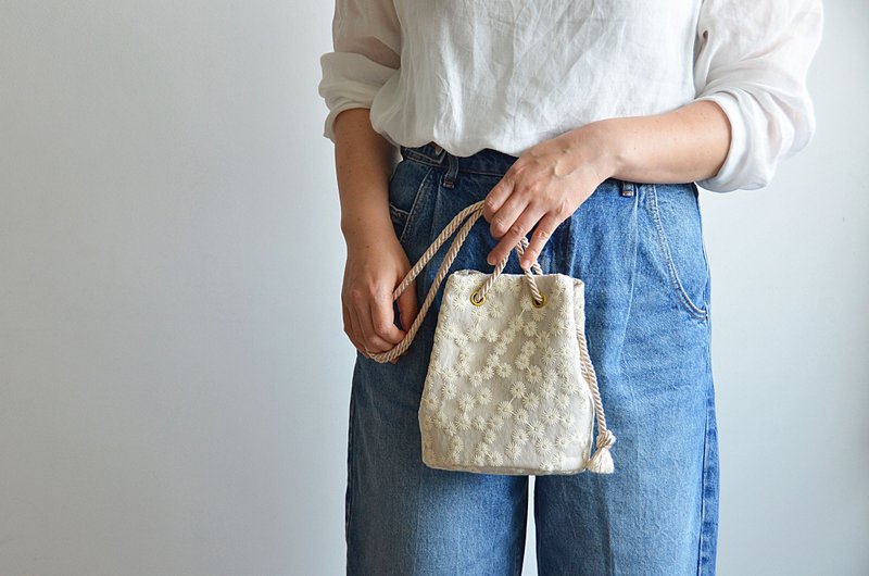 [New Premium] Margaret Tulle Lace Pochette Marine Bag Cream Mini Shoulder - Messenger Bags & Sling Bags - Cotton & Hemp White