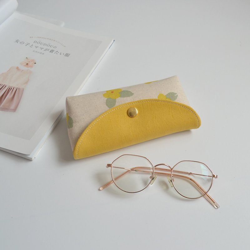 Fabric Glasses Case/ Glasses Storage Bag/ Yellow Flower - อื่นๆ - ผ้าฝ้าย/ผ้าลินิน 