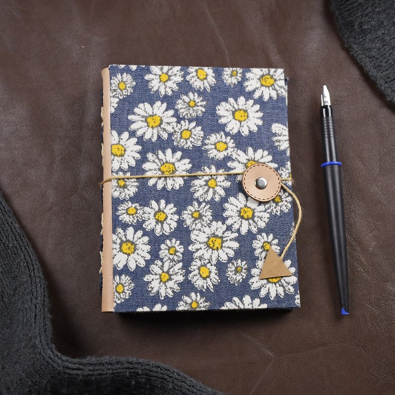 Cloth and leather intertwined interlocking handmade notebook - สมุดบันทึก/สมุดปฏิทิน - กระดาษ สีน้ำเงิน
