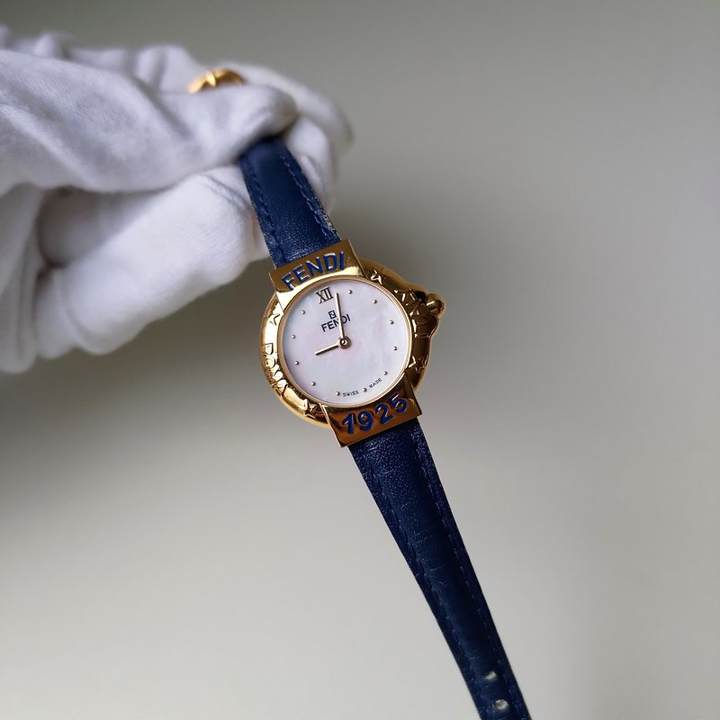 SY Vintage | FENDI Fendi antique watch mother-of-pearl embossed - นาฬิกาผู้หญิง - โลหะ 