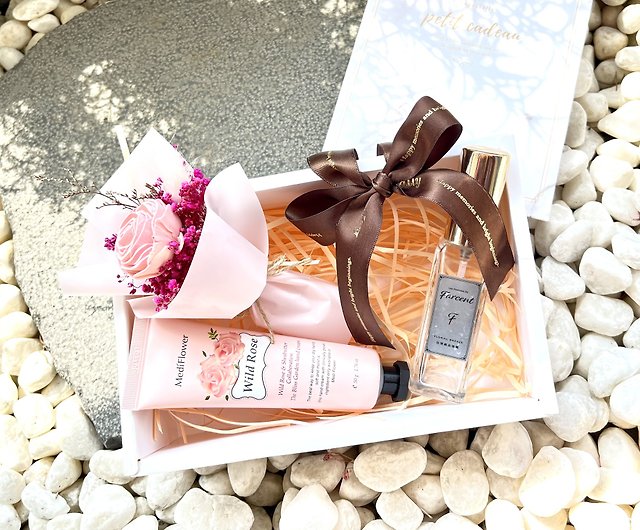 Mother's Day/Birthday/Holiday Gift Box】~ Fragrance Bouquet & Hand Cream  Collection - Shop kelly777 Nail Care - Pinkoi
