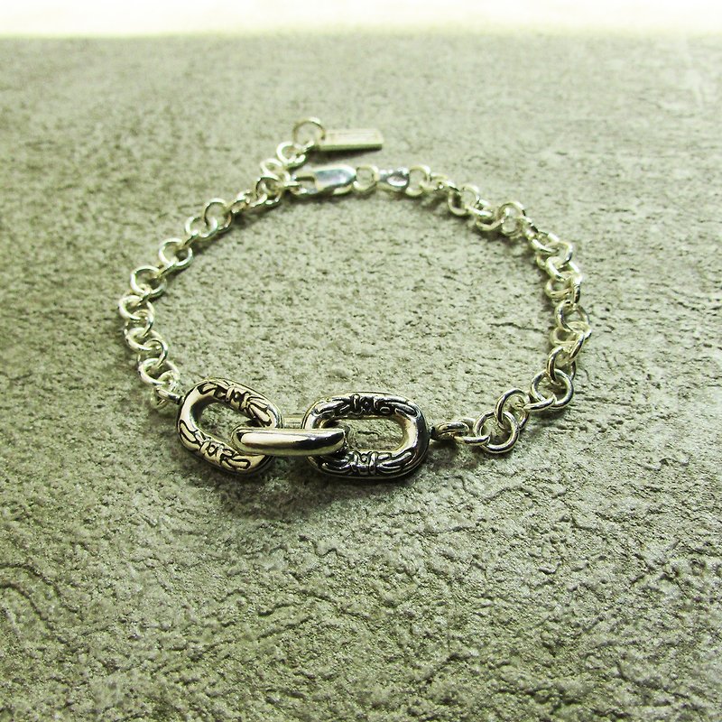 trinity bracelet | mittag jewelry | handmade and made in Taiwan - สร้อยข้อมือ - โลหะ สีเทา