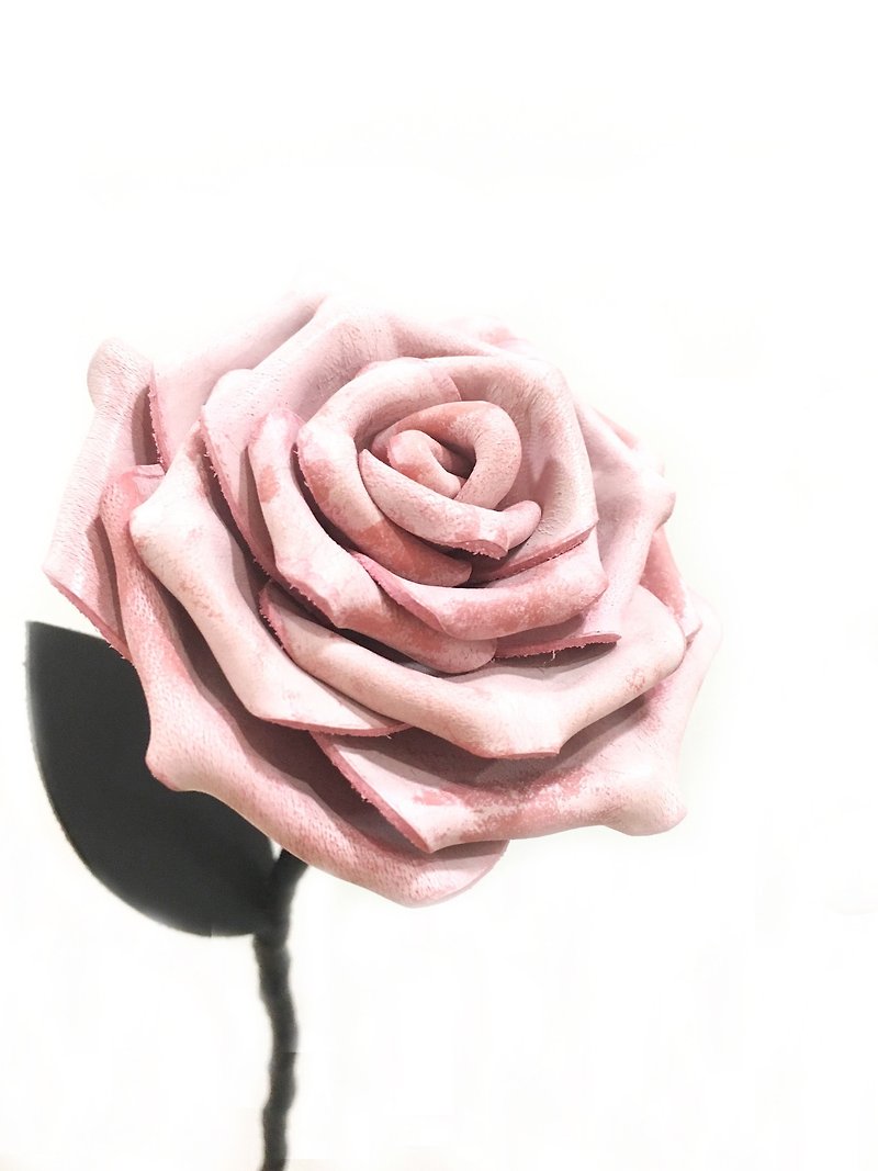 霜降粉紅皮革玫瑰【花】 - 擺飾/家飾品 - 真皮 粉紅色