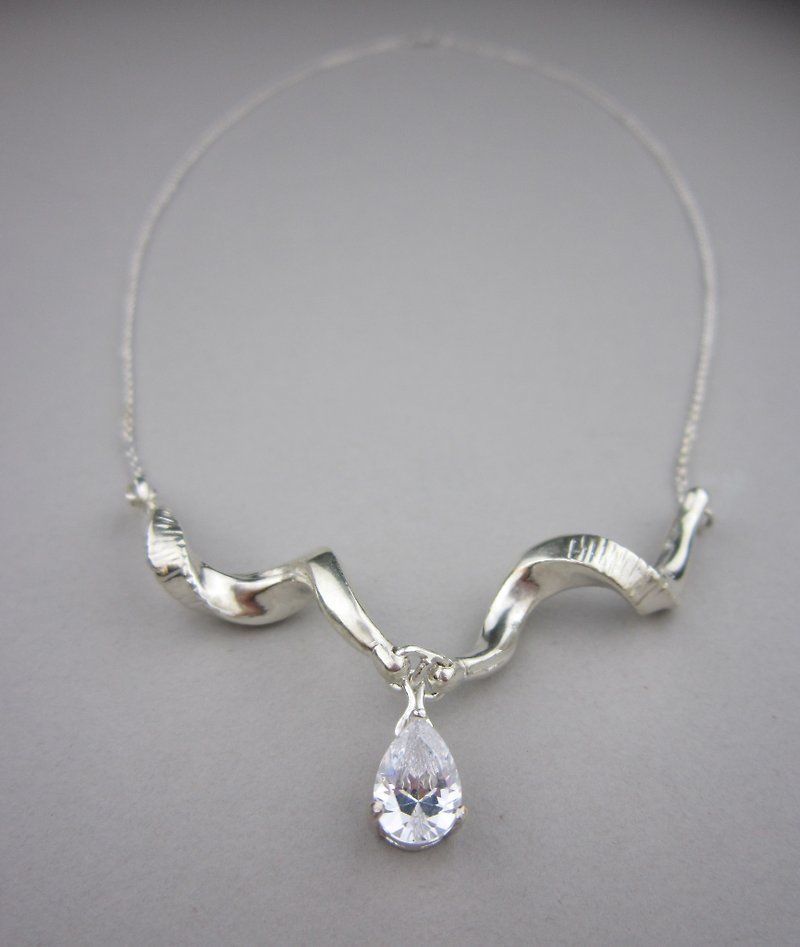 Silver Spiral Horns Necklace with Pear Zircon - Handmade-925 - สร้อยคอ - โลหะ สีเงิน