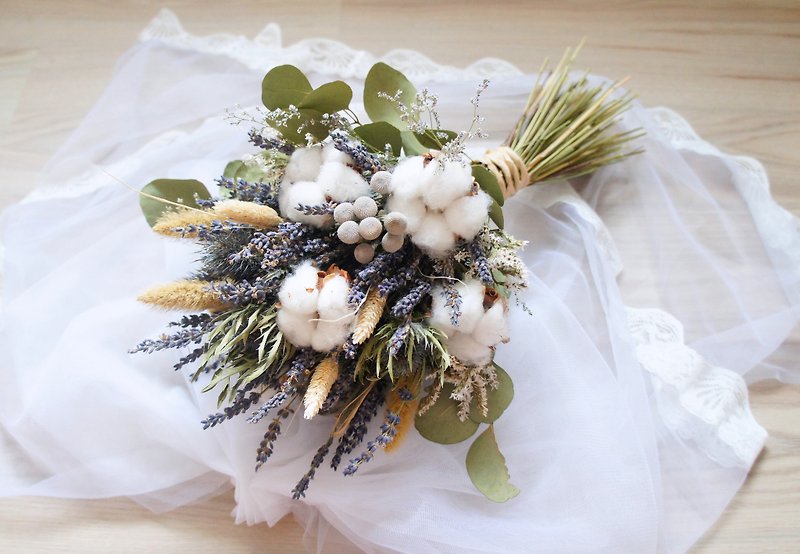 Hand made Nanfa natural wind lavender cotton hand tied bridal bouquet - ช่อดอกไม้แห้ง - พืช/ดอกไม้ สีม่วง
