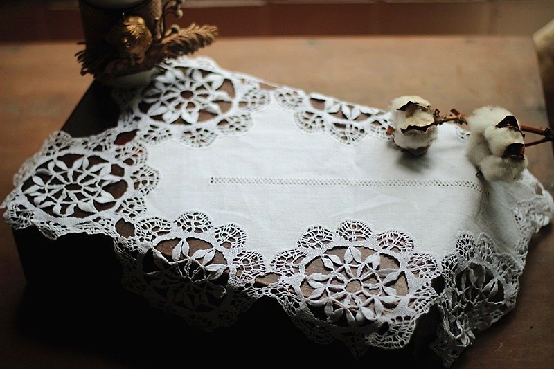【好日戀物】德國vintage 古董手工抽繡蕾絲片-002 - 餐桌布/餐墊 - 繡線 白色