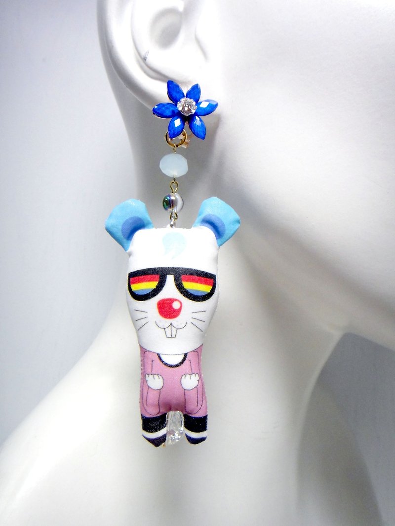 TIMBEE LO handmade doll earrings each have only one single sale Funny lightweight - ต่างหู - ผ้าฝ้าย/ผ้าลินิน หลากหลายสี