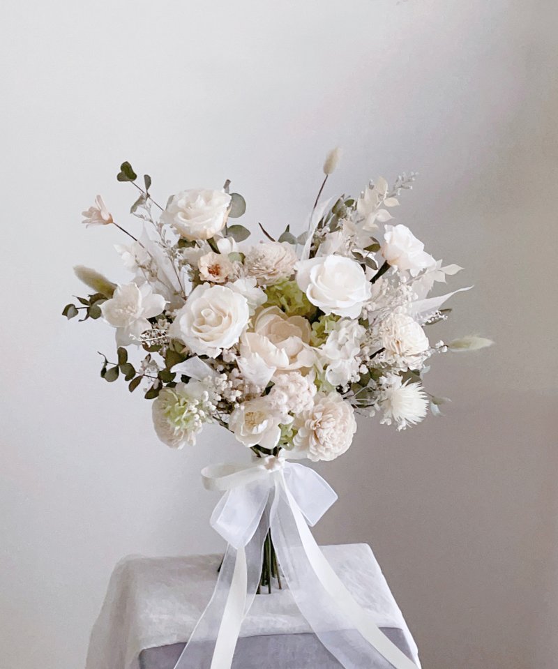 【不凋花乾燥花】大款白綠色不凋玫瑰自然風捧花 - 乾燥花/永生花 - 植物．花 白色