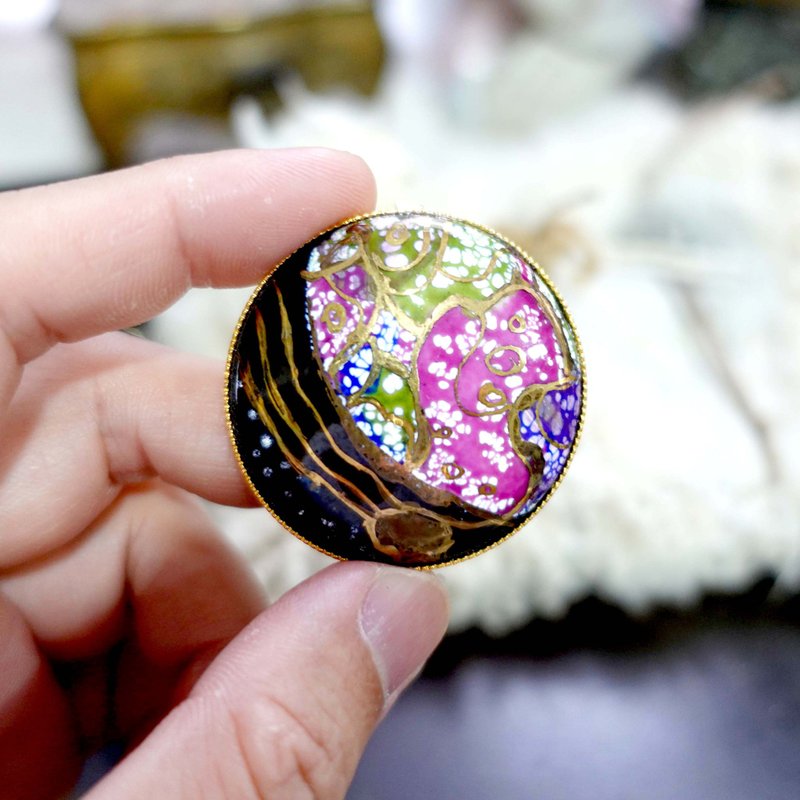 Japanese antique gold-plated hanging glaze painted black pattern brooch heart pin high-grade second-hand antique jewelry - เข็มกลัด - โลหะ สีทอง