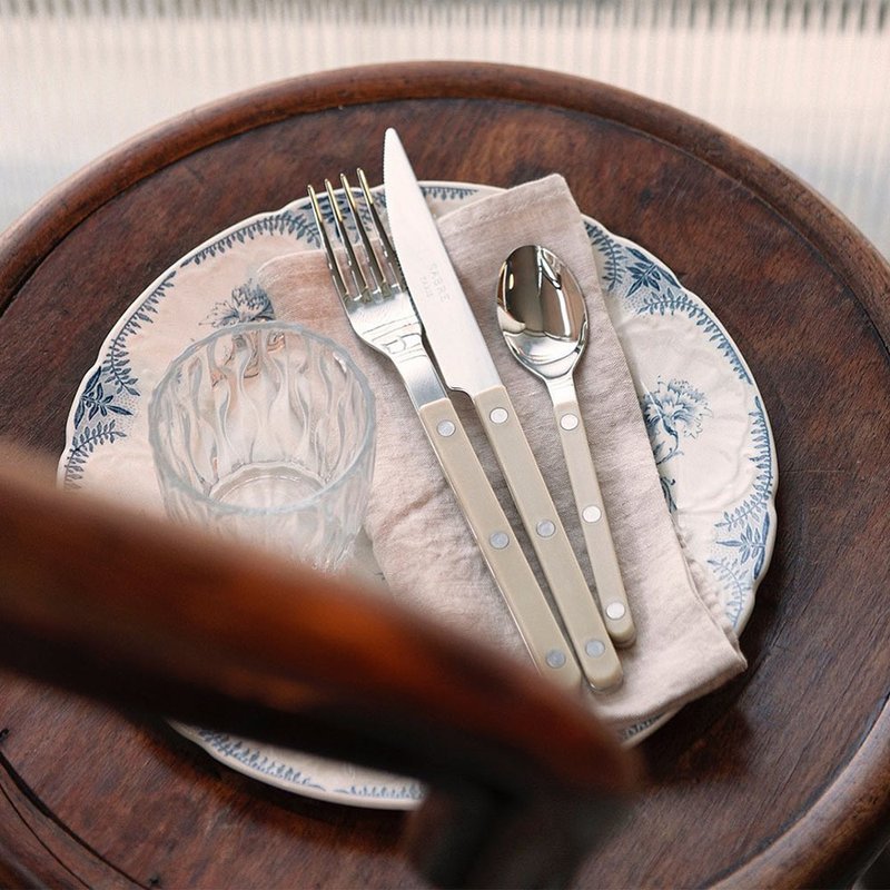 Sabre Paris-Bistrot復古酒館-亮面不鏽鋼主餐刀-卡其 - 刀叉/湯匙/餐具組 - 其他金屬 卡其色
