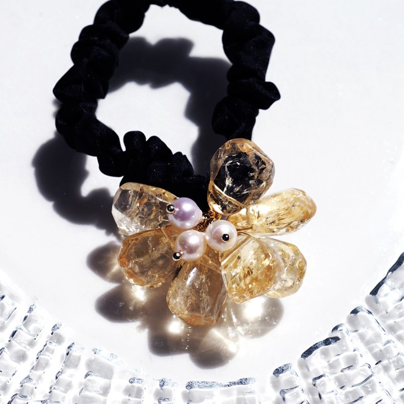 Marigold Scrunchie Hair Elastic with Citrine and Pearl Marigold - เครื่องประดับผม - หิน สีส้ม