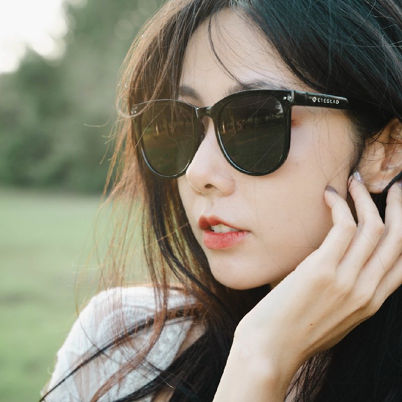 SUNFOLD | Lightweight Folding Polarized Sunglasses (Obsidian Black-smoke lenses) - Sunglasses - Plastic 